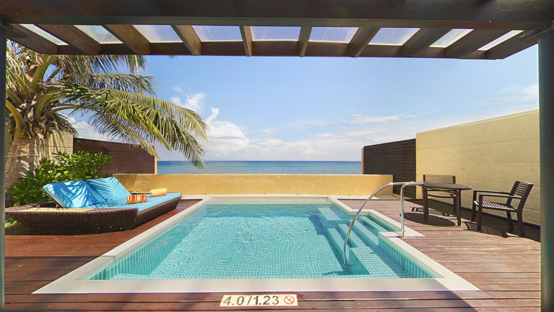 Ocean Pool Villa at Sheraton Maldives Full Moon Resort & Spa thumbnail 3